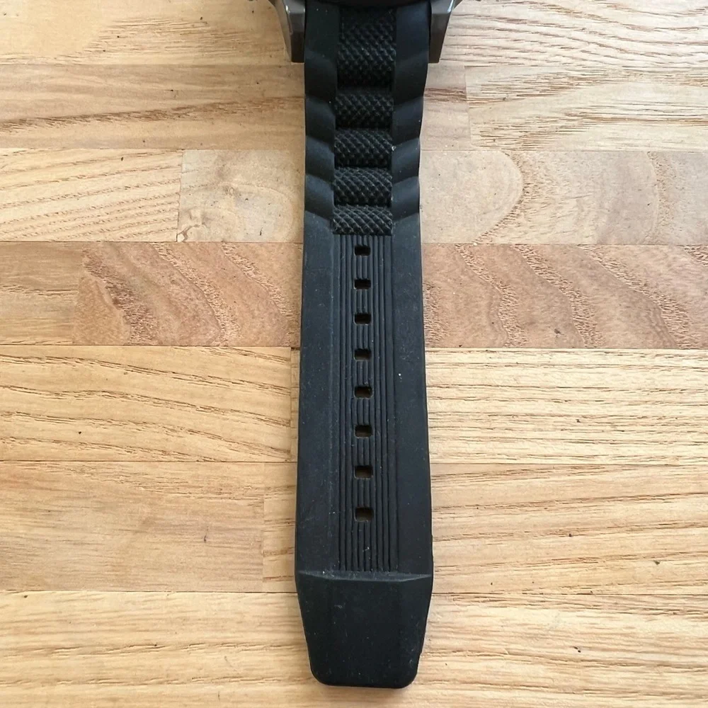 Unbranded mens black fashion watch NEW BATTERY